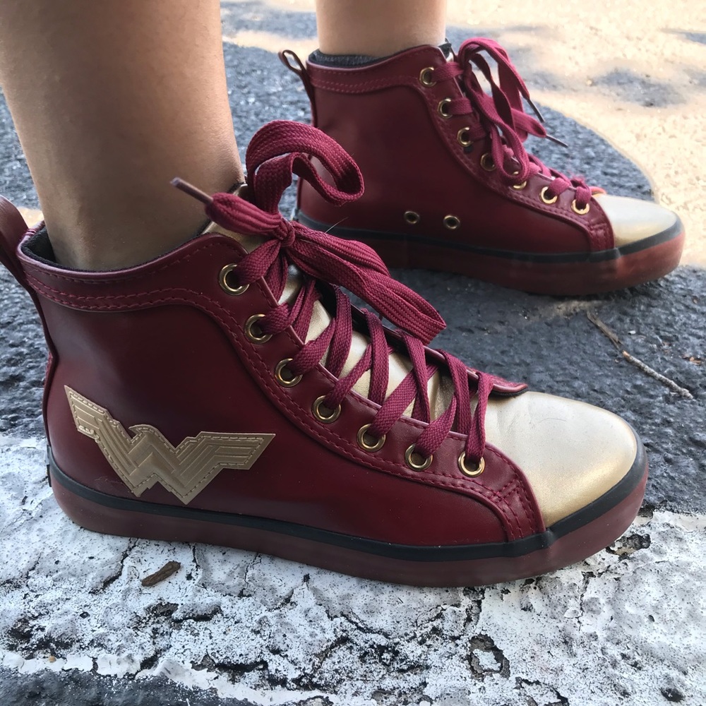Wonder Woman high top shoes